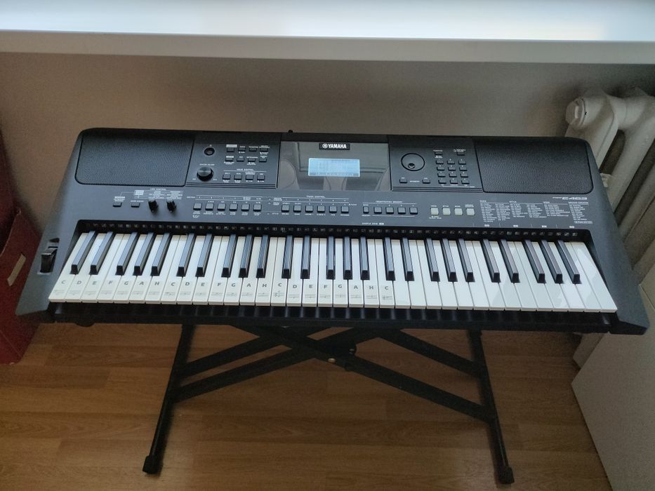 Keyboard Yamaha PSR-E453, mocny statyw, sztywny futerał transportowy