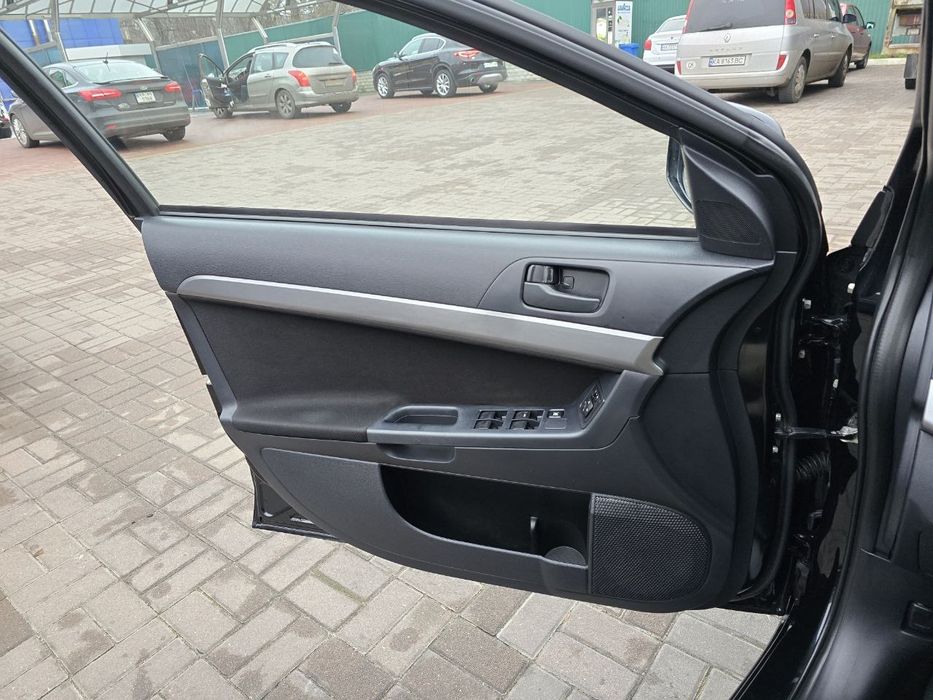 Mitsubishi Lancer 10 X 2012г в отличном состоянии