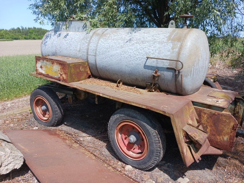 Przyczepa do wody