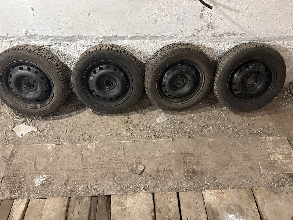Комплект коліс 185 60 14 зима debica frigo