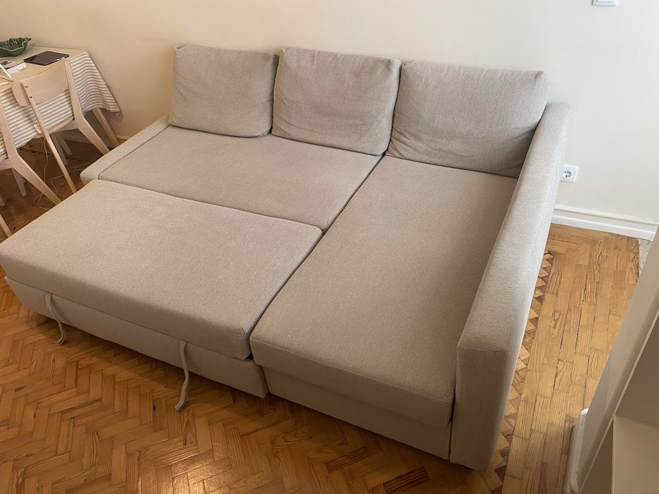 Sofá-cama com chaise longue