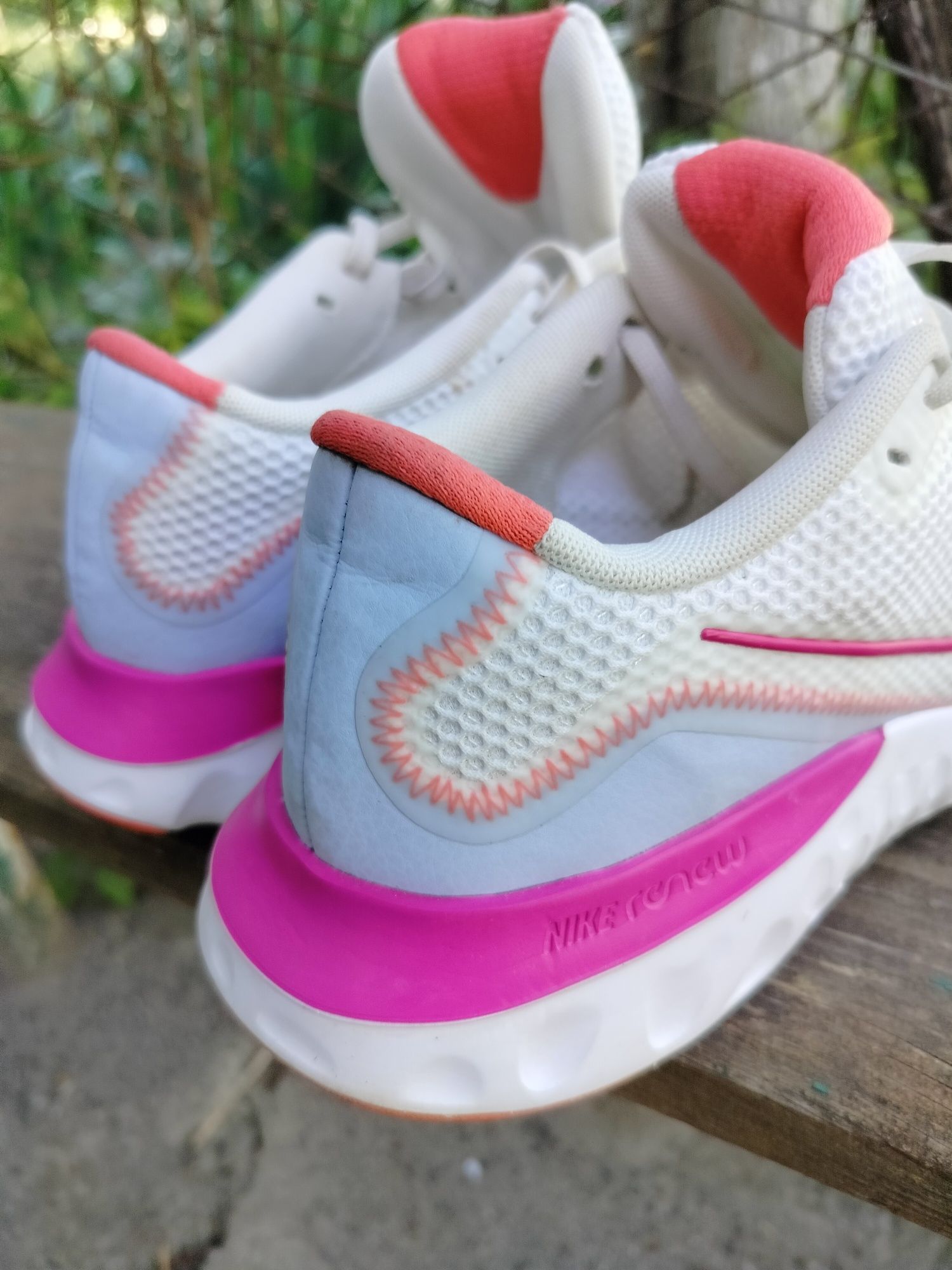 Кроссовки Nike renew 42р.