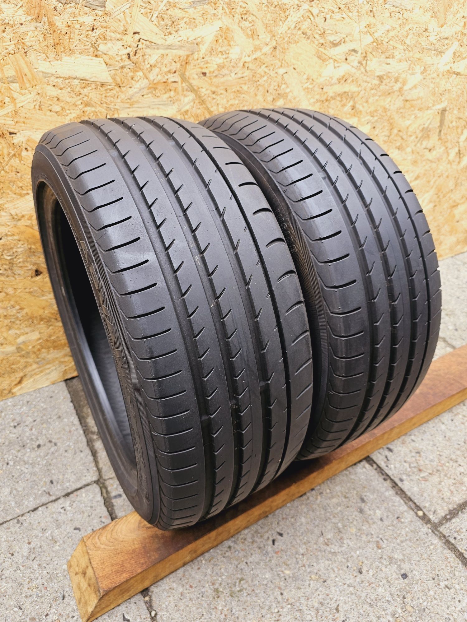 Idealne!!  7,5mm. 225/45 r17 Yokohama Advan Sport MO