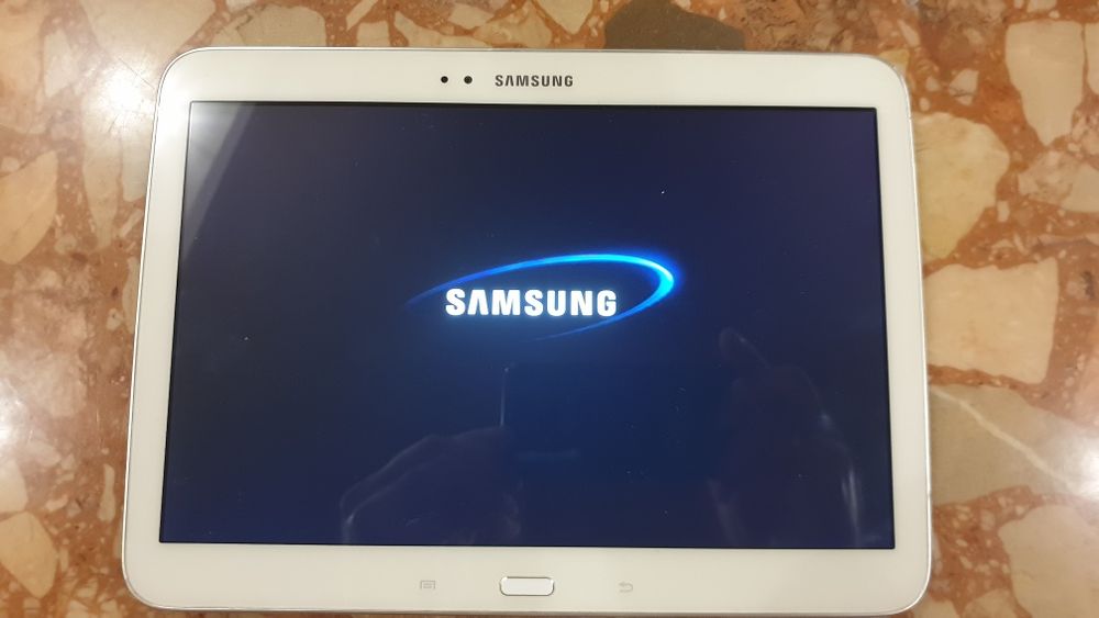 Планшет Самсунг Тab3