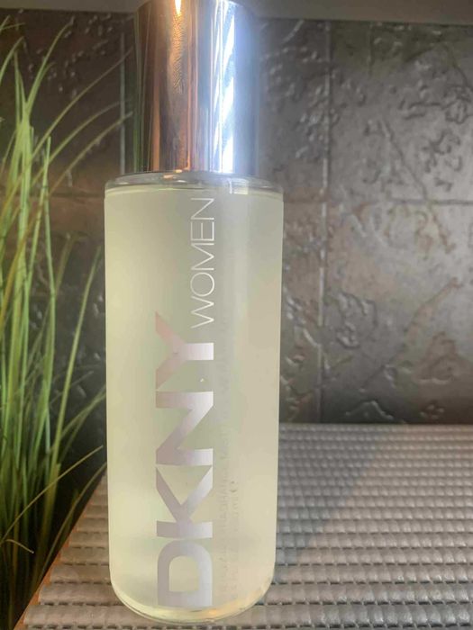DKNY Women Energizing perfumowany spray do ciała 250 ml