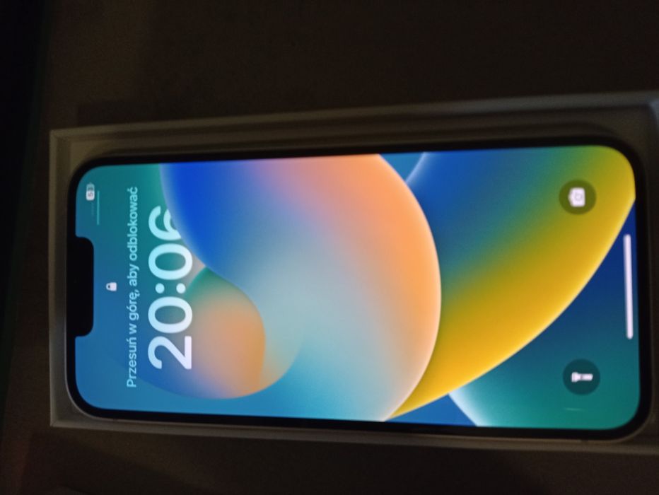 IPhone 14, biały.