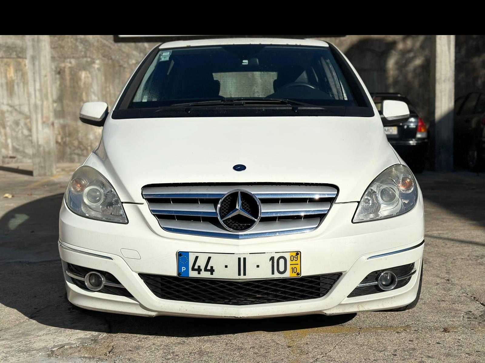 Mercedes-Benz B200