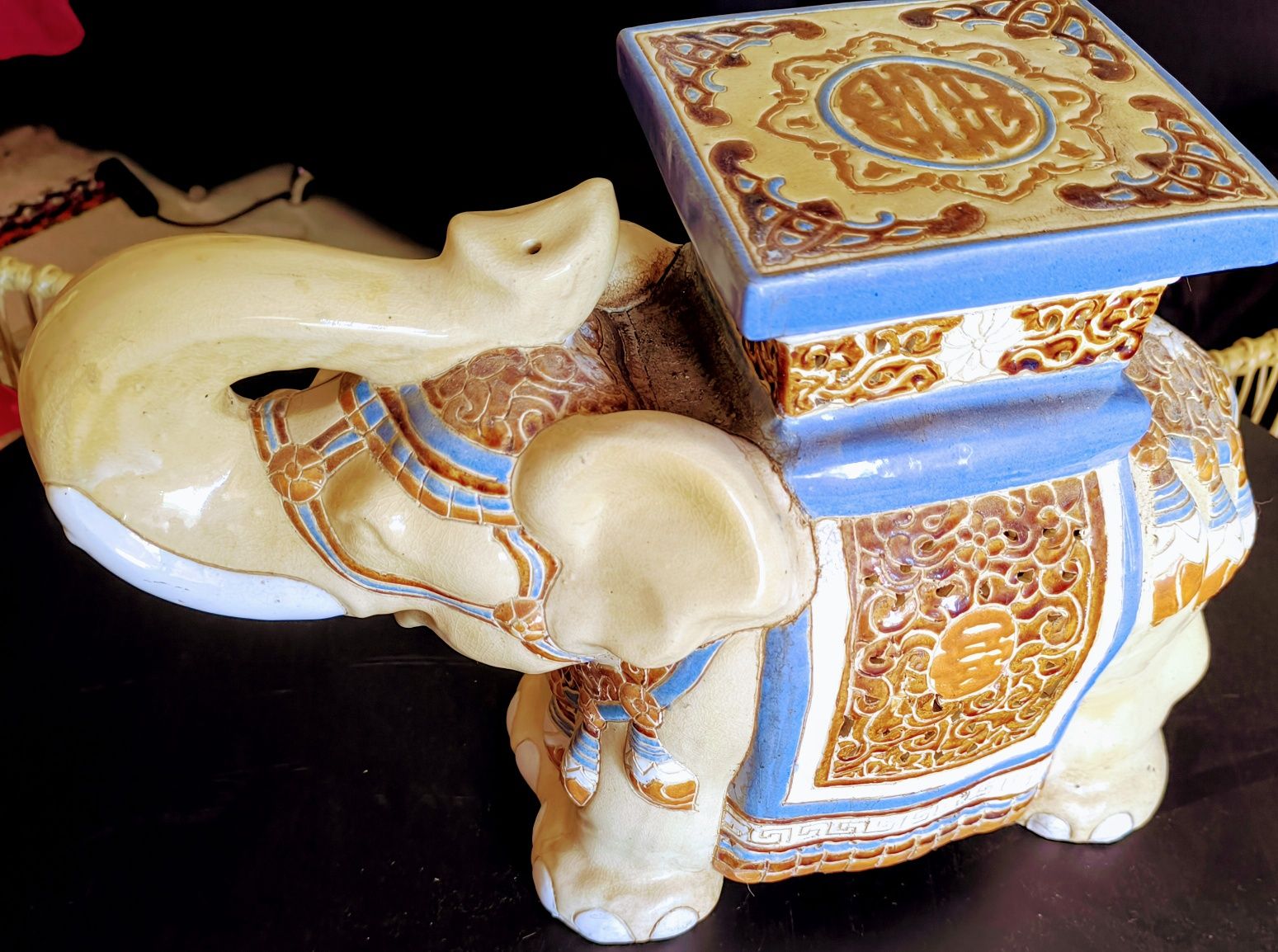 Elefante asiático de cerâmica vintage