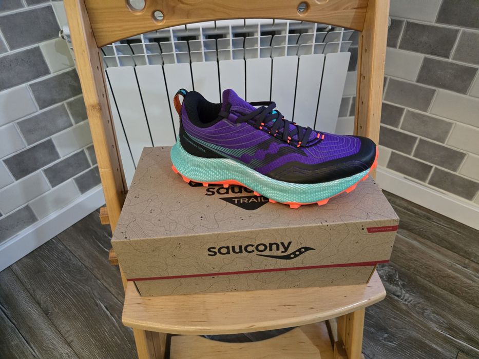 Продам женские кроссовки Кросівки Saucony - Endorphin Trail Violet
