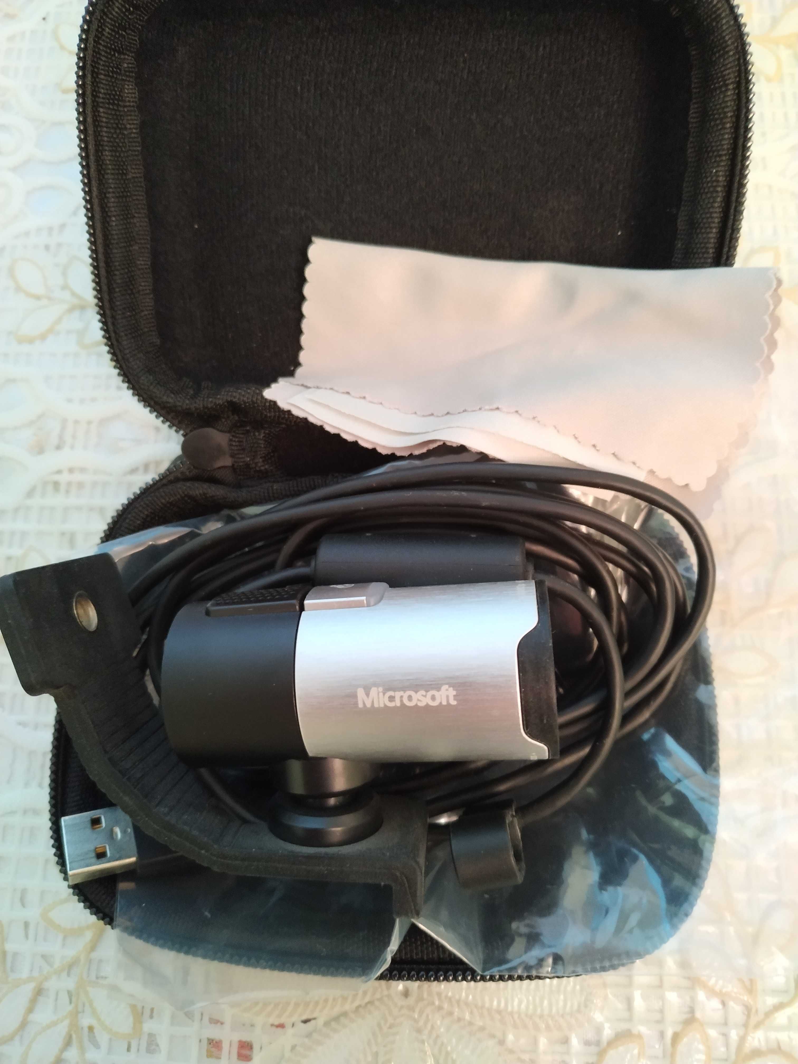 Веб-камера Microsoft LifeCam Studio