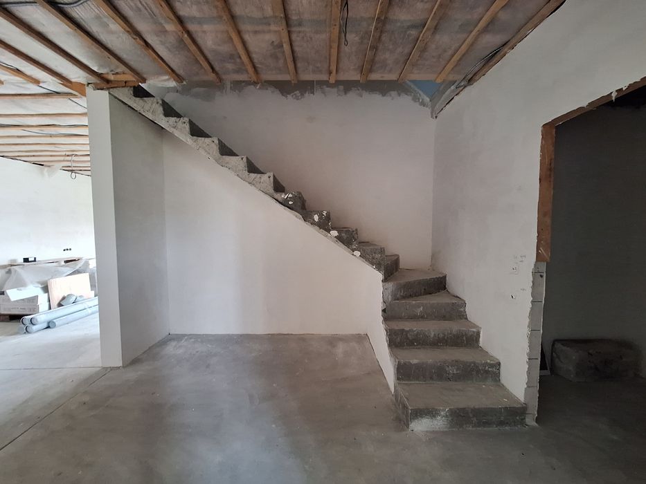 Будинок  + комунікації  +5 с Київський шлях 300 м