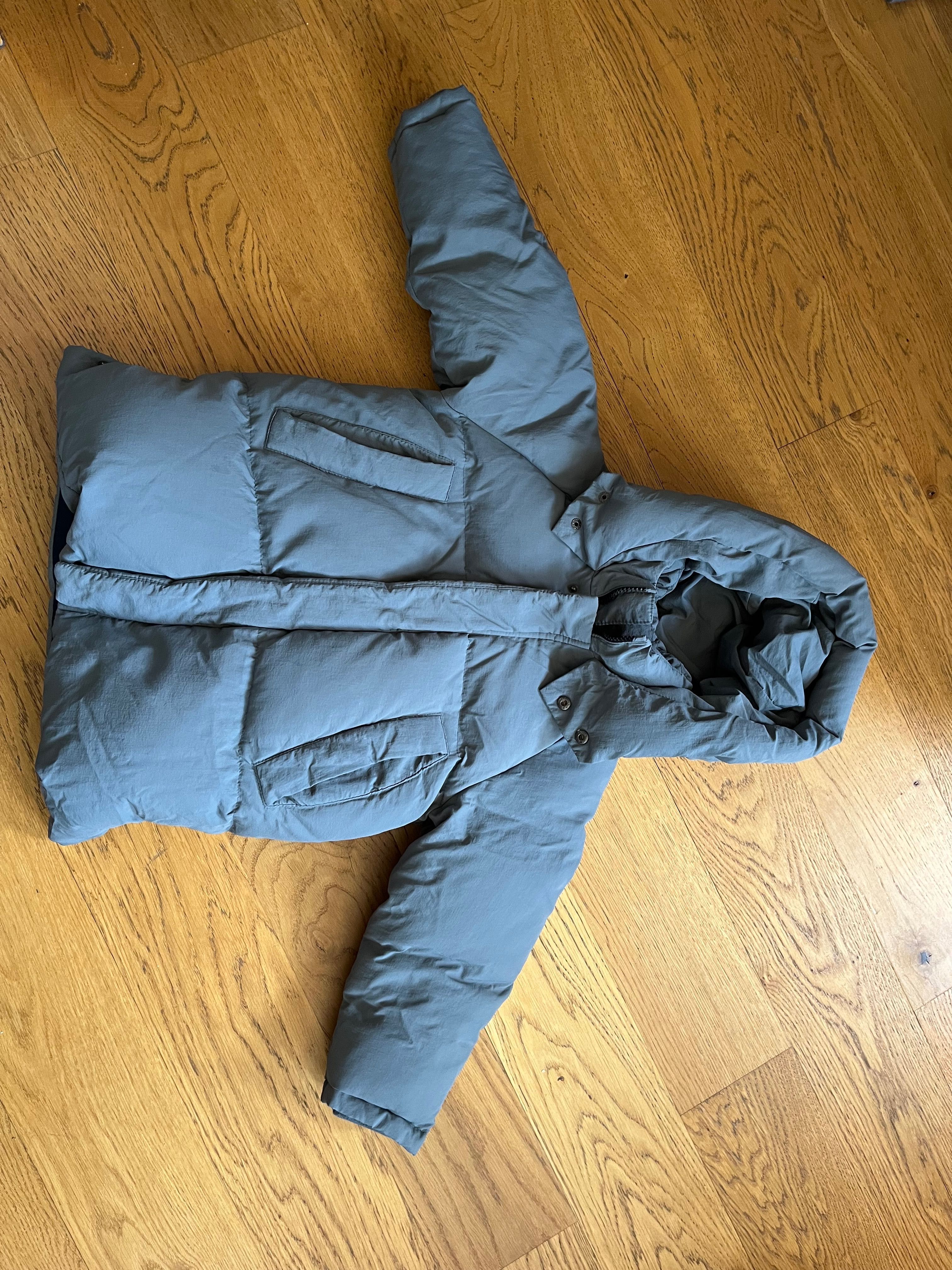 Super ciepła kurtka puchowa ZARA na 4-5 lat  (110 cm) z kapturem
