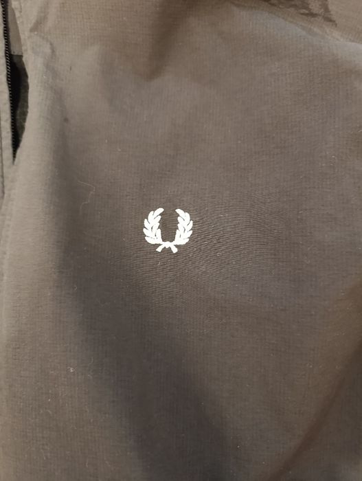 Витровка Fred Perry