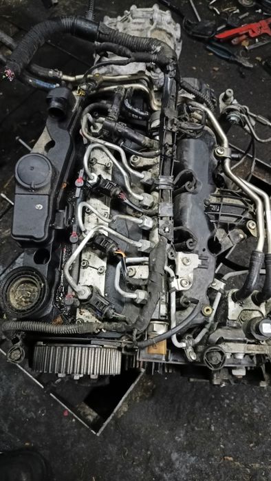 Audi A-4 B-8. 2.0 diesel silnik na części