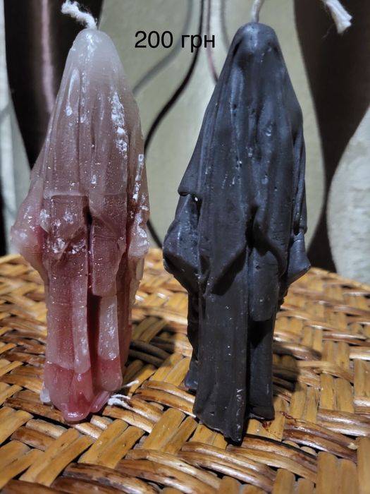 Свеча с черепами (ручная работа)