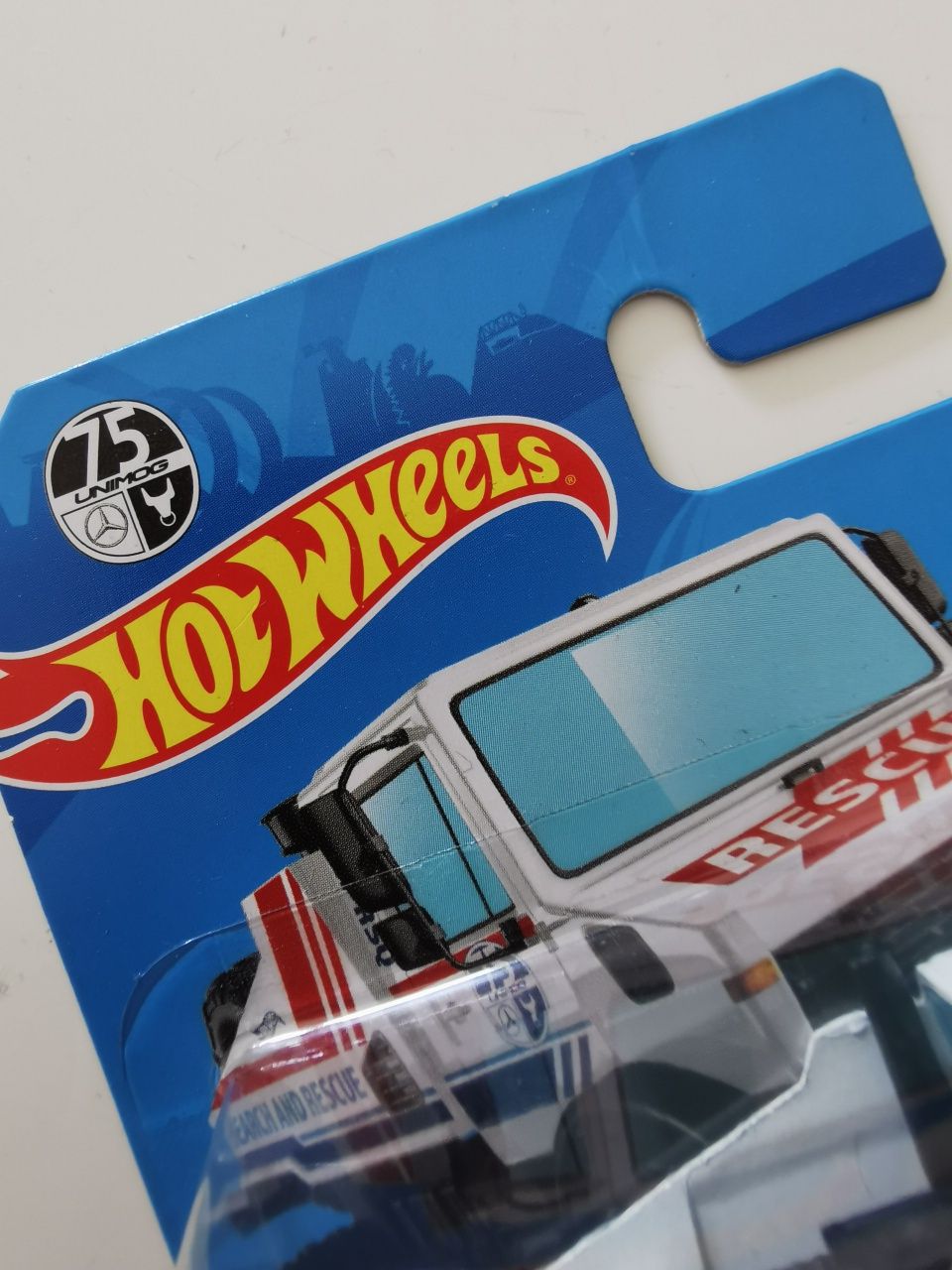 Hot Wheels Mercedes-Benz Unimog 1300