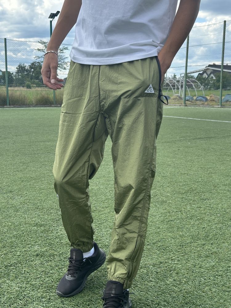 Штани Nike ACG.