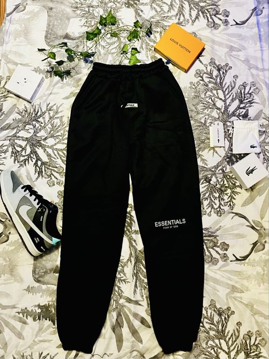 sprzedam spodnie Essential M