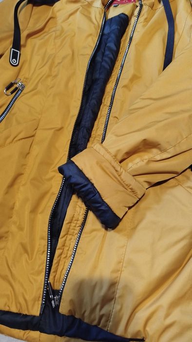 Осіння куртка для дівчинки 12-13 років