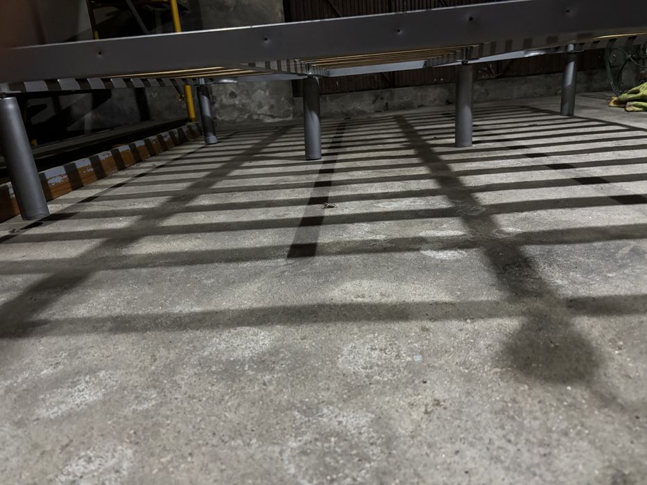 Base sommier de cama de casal metálica com ripas de madeira 1,60x2m