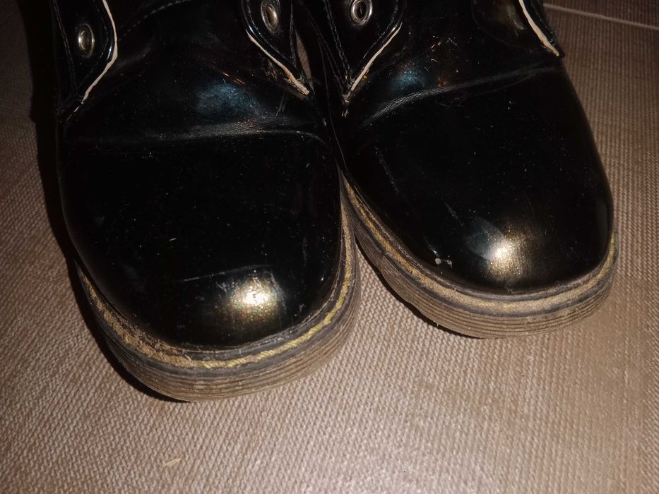Trzewiki półbuty r 33, buty lakierowane czarne botki, dziewczęce botki