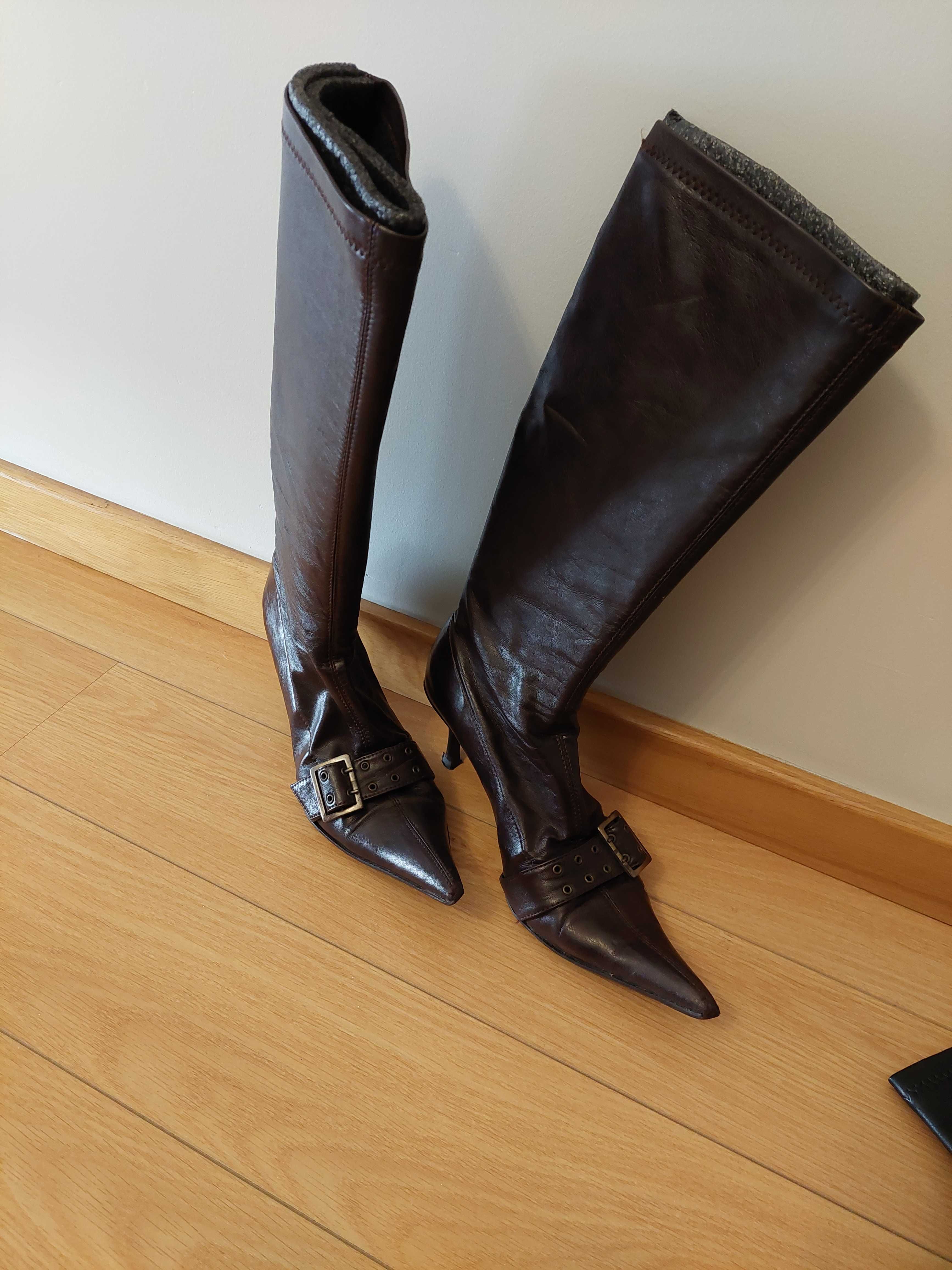 Botas de bico e sandálias 36/37
