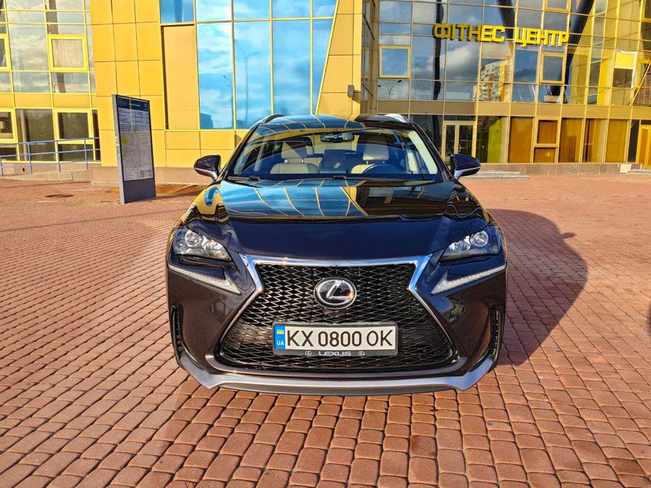 Продам Lexus NX 200t