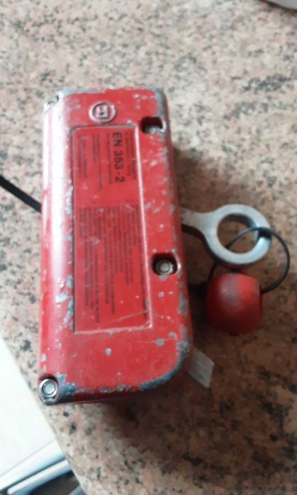 Oben Sprzęt chroniący przed upadkiem z wysokości