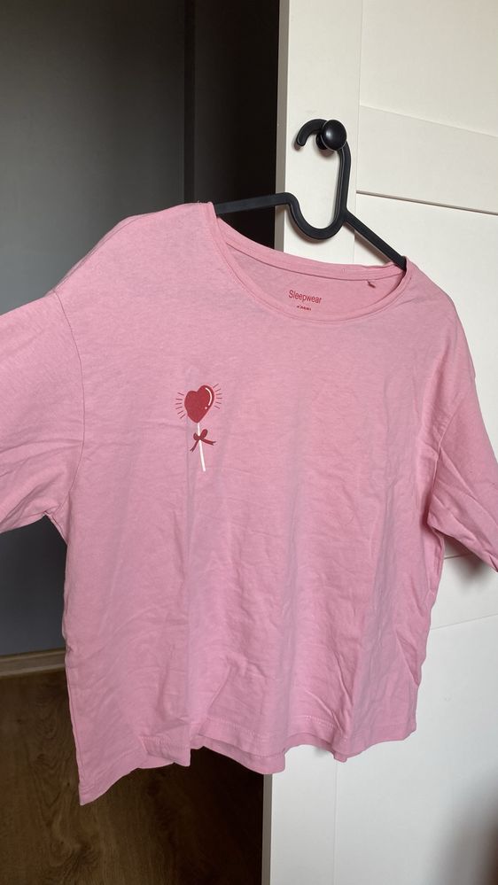 Piżama damska sinsay różowa krótkie spodenki i tshirt
