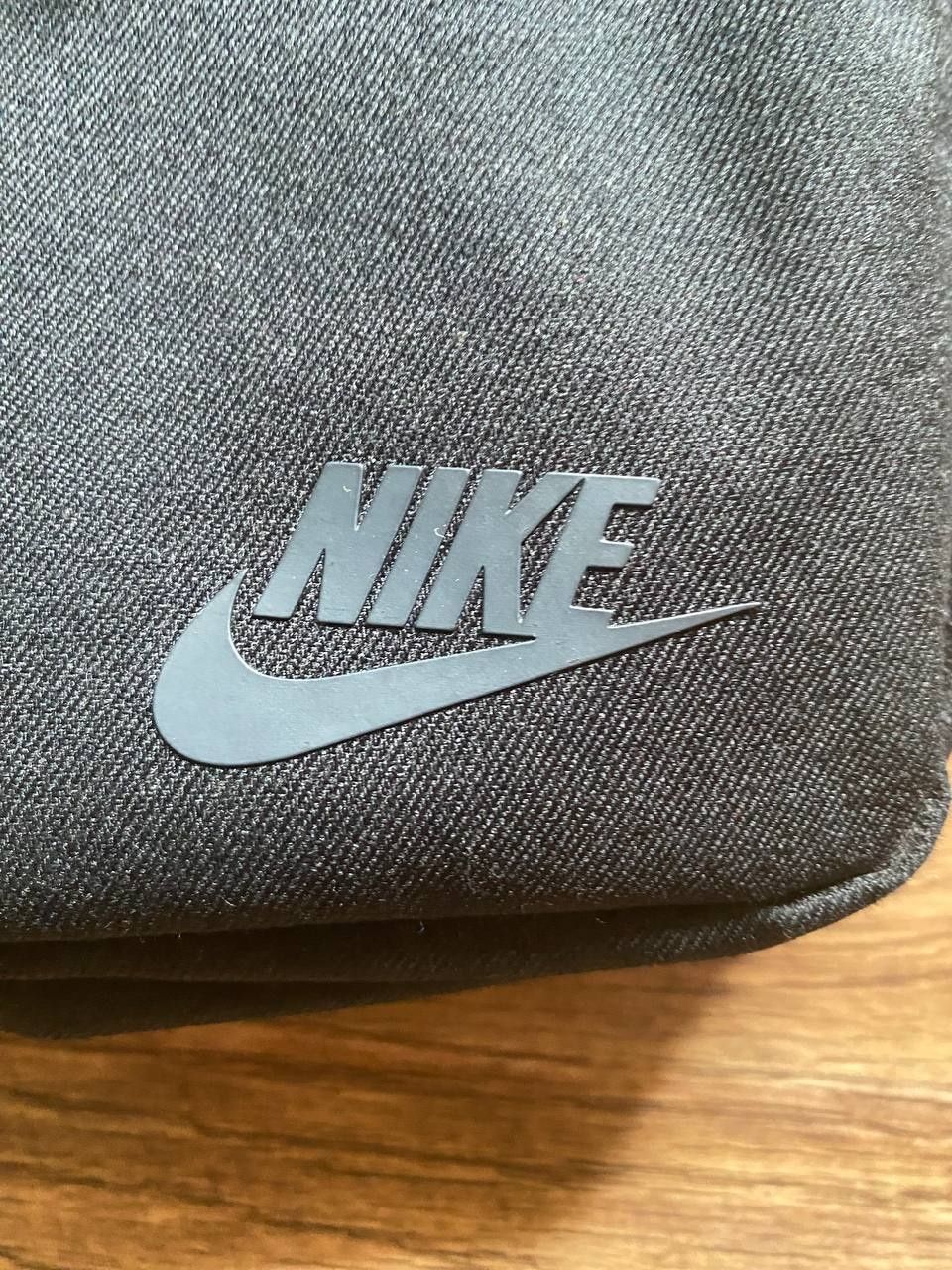 Мессенджер Nike tech fleece