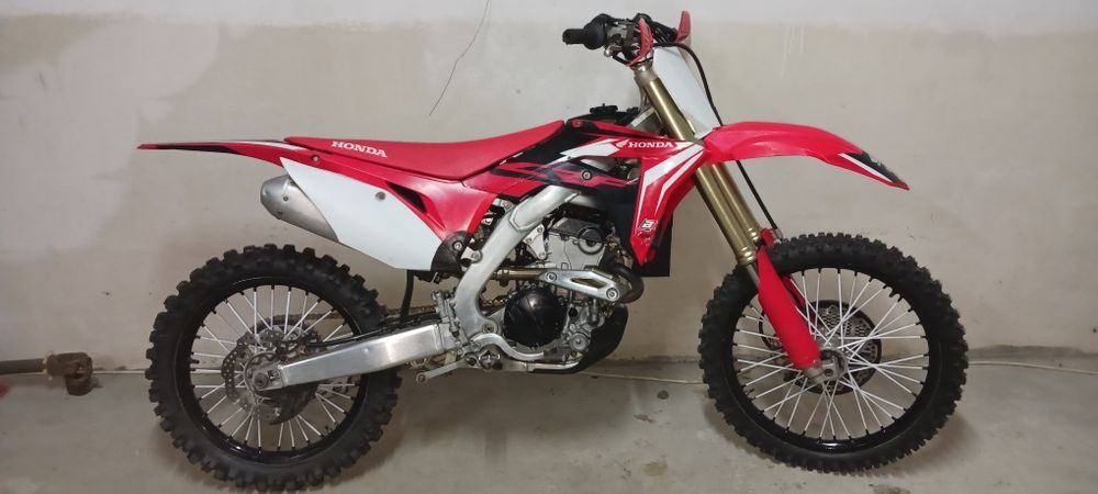 Honda crf 250  (nie sxf yzf rmz kxf)