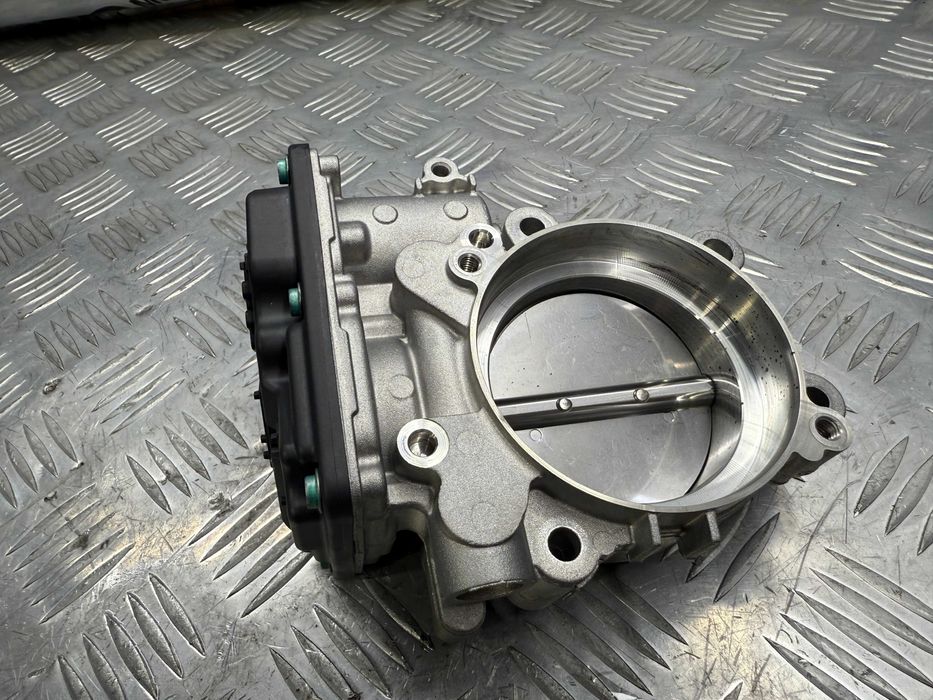 Дроссельная заслонка BMW Х5 G05 Х6 G06 Х7 G07 В58 13549847189