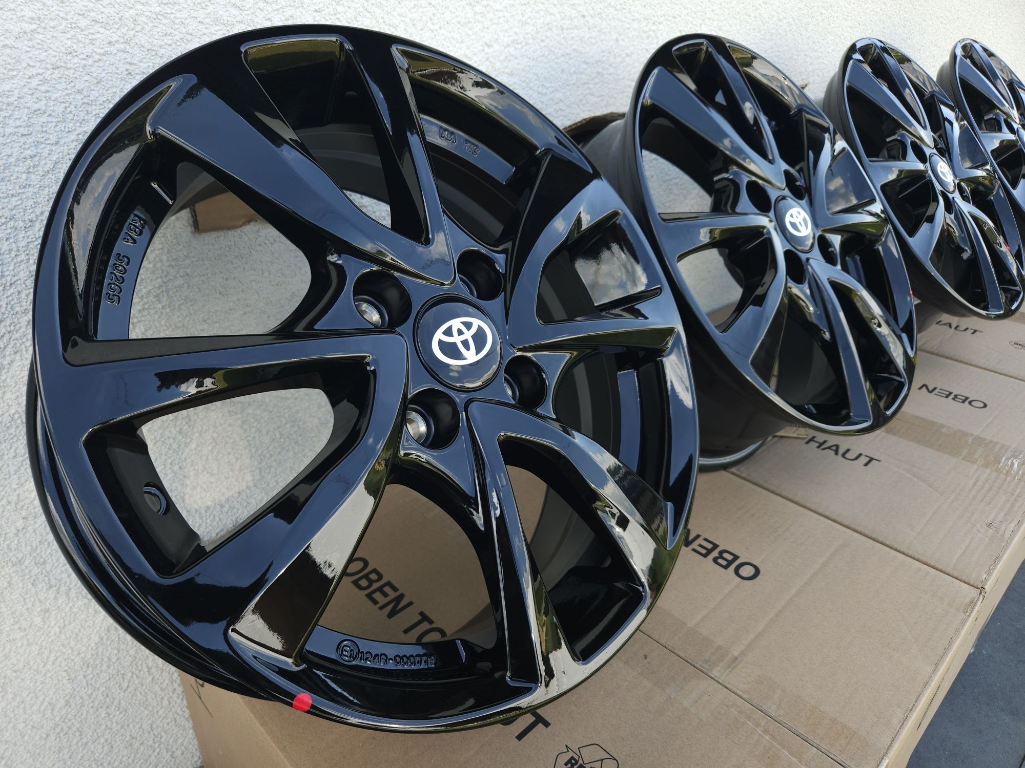 Toyota AYGO 15 " Nowe 4x100 Felgi Czarne Alufelgi