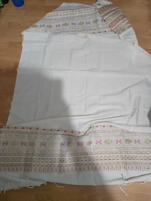 Duży obrus haftowany ręcznie , arabski motyw