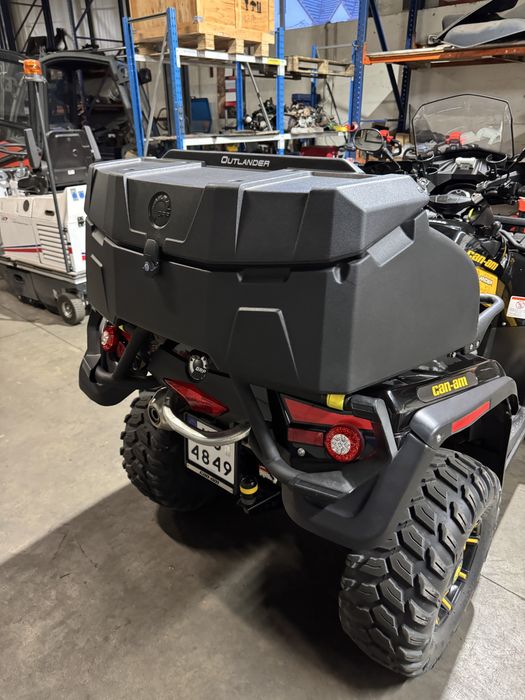 Kufer do quada / Szyba do quada BRP Can am / kufer / blenda