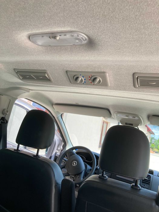 Wypożyczenie Wynajem Busów 9 osobowych Opel Vivaro Long