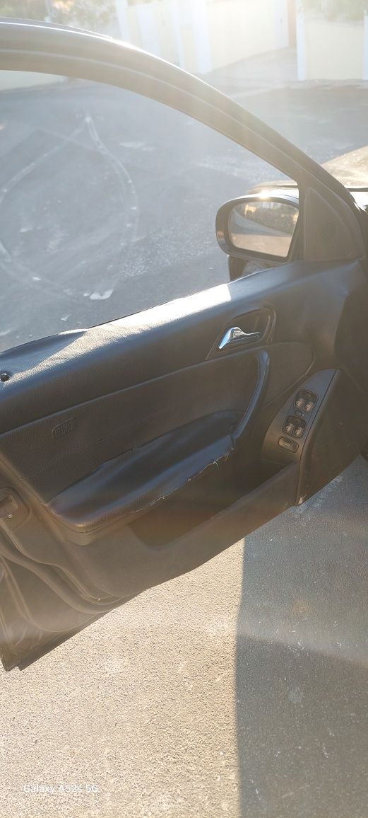 Mercedes C220 CDi 6velocidades ano2001 insp3/2026 sem riscos de pintur