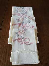 Jogo de toalhas em linho (bordado da lixa)