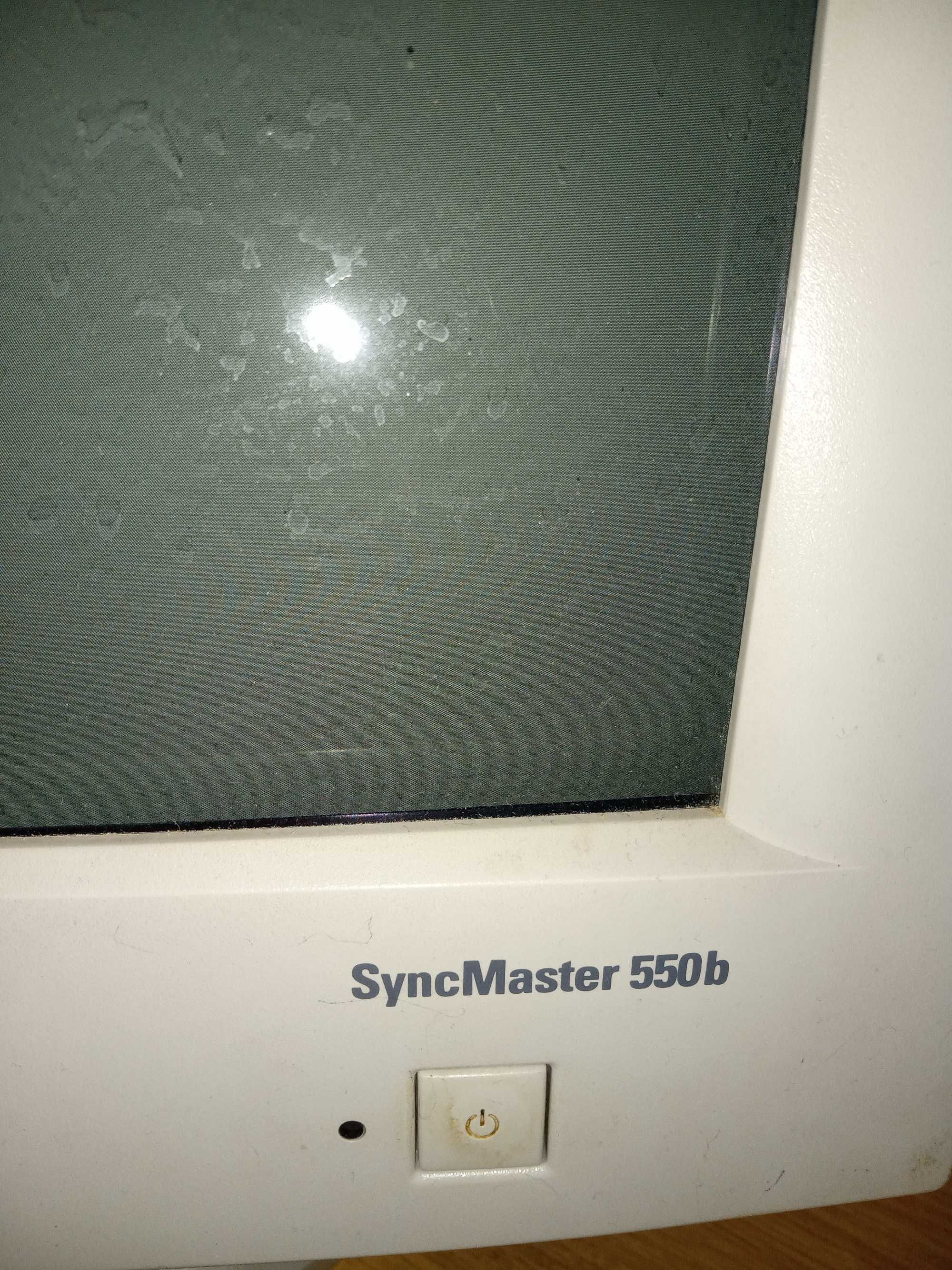 Монітор Samsung SyncMaster 550b