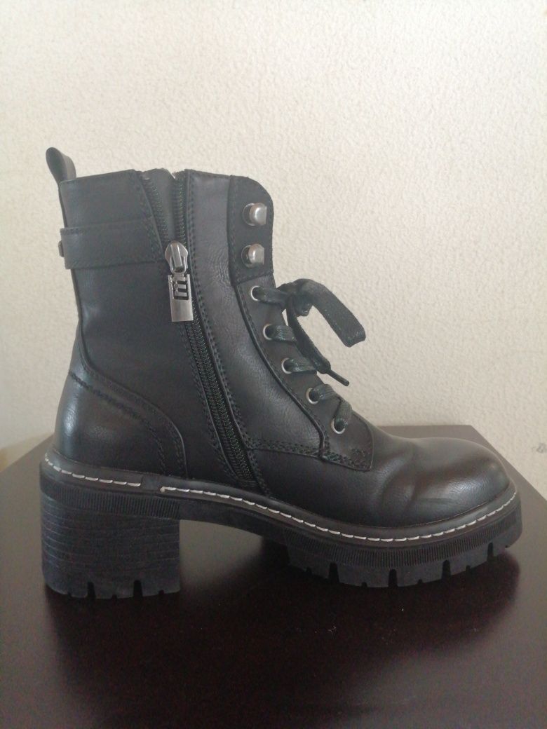 Botas em pele pretas - tmh: 37