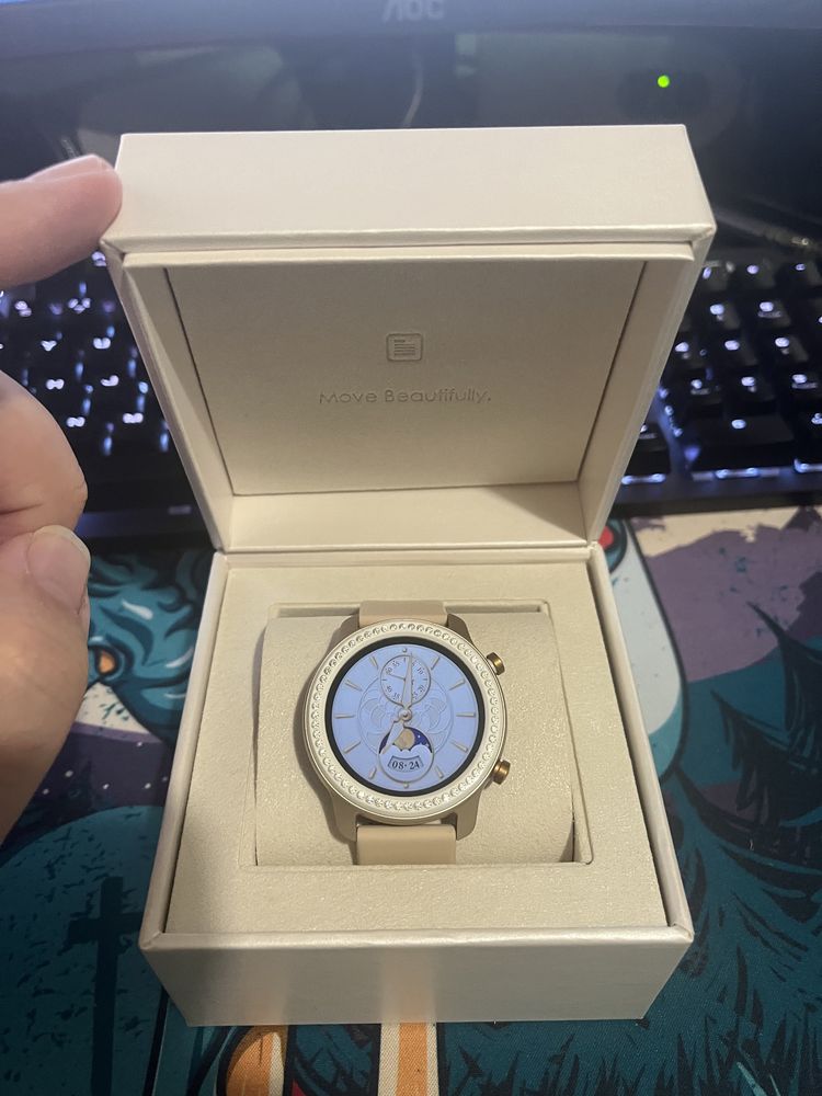 Relógio Amazfit GTR edição Swarovski.