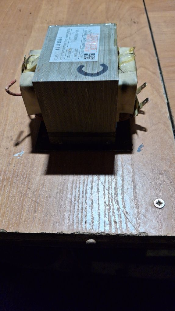 Transformator z mikrofalówki 700w