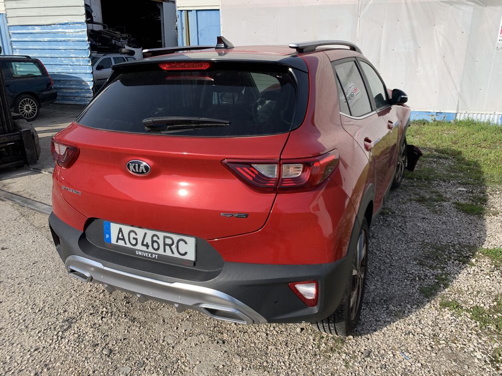 Kia Stonic 1.0 T-GDI 2021 Salvado