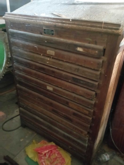 Móvel arquivador de Tipografia