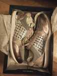Skórzane Caprice Sneakersy 40 srebrne