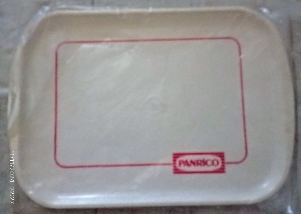 Tabuleiros vintage marca Fula e Panrico para coleção.