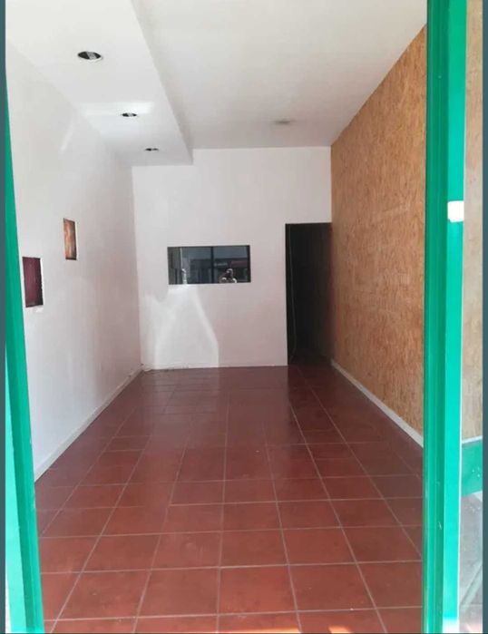 Aluga-se espaço comercial