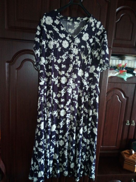 33. Sukienka damska rozmiar XL