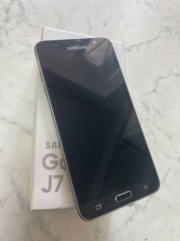 Продам Samsung J7 2016