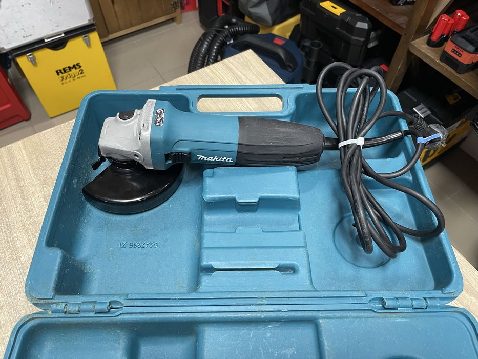 Makita GA5030R / болгарка Макіта 720W плавний пуск